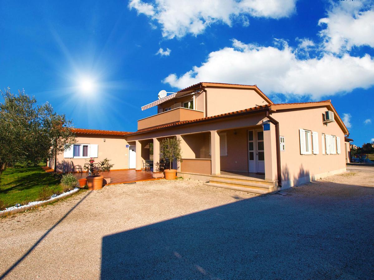 Apartments Iva 1534 Pula Exterior foto